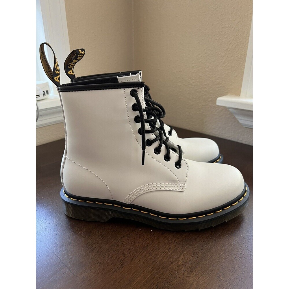 Sold Dr. Martens 1460 Smooth Leather Lace Up Boots In White Size 39 - Picture 3 of 12